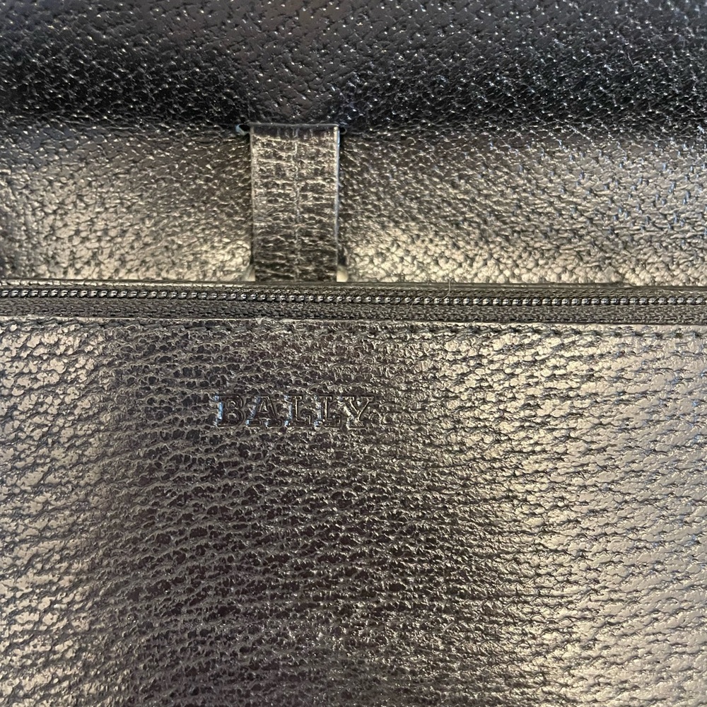 Bally Authentic Vintage Black Leather Wallet with Silver Accent Snap - Picture 12 of 15